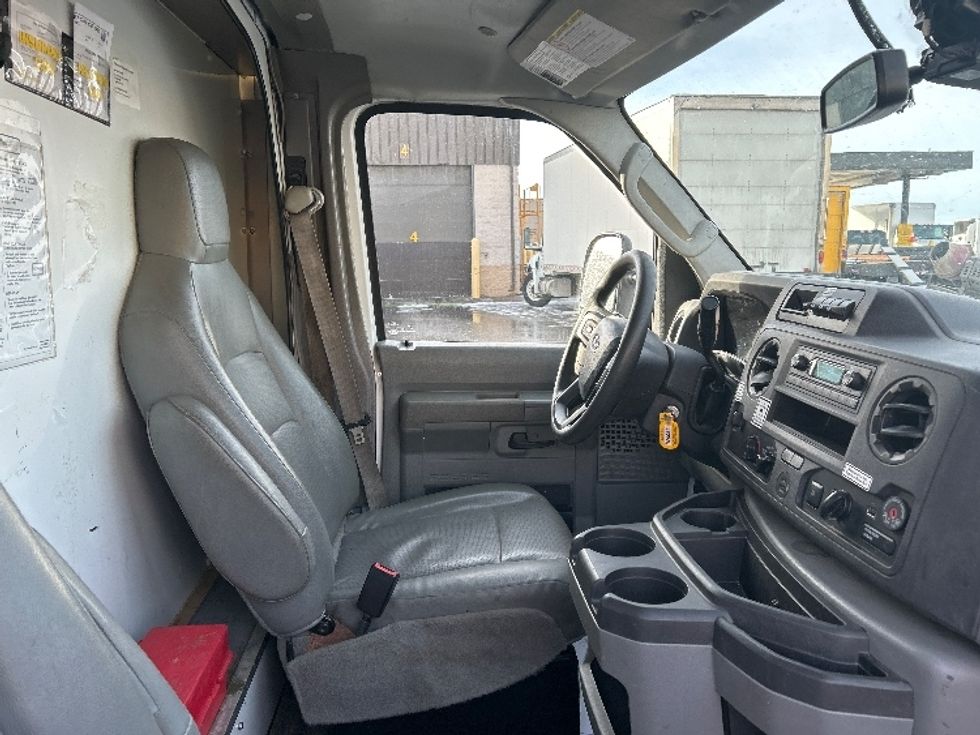 Light Duty Box Truck-Light and Medium Duty Trucks-Ford-2022-E350-Brooklyn Park-MN-75,548\n\t\tmiles-$ 33,750 - Image 21