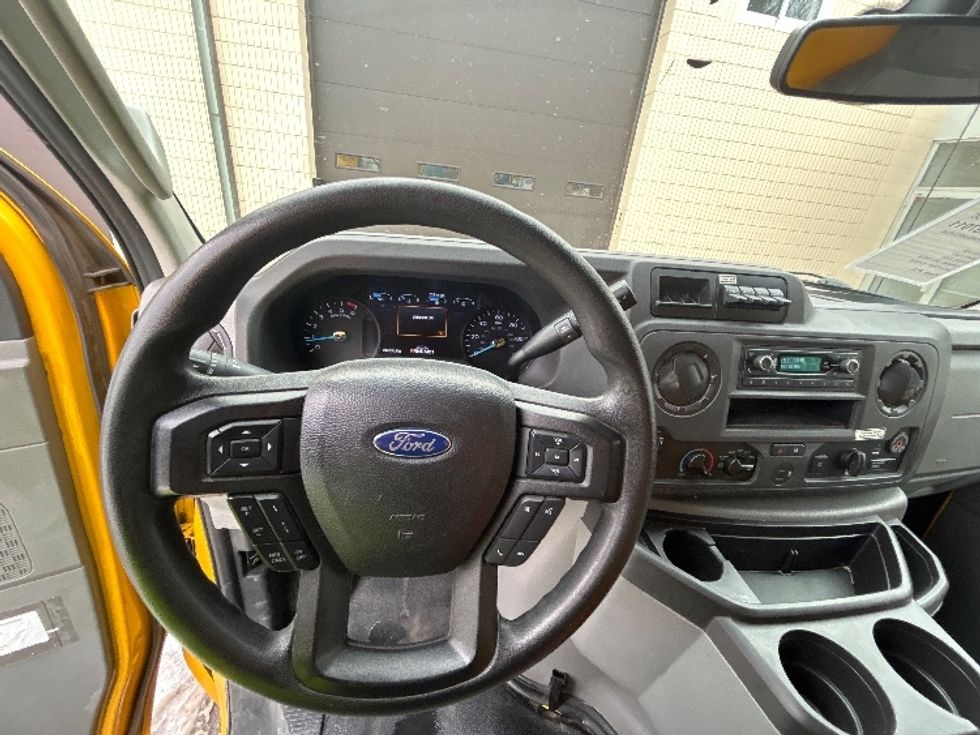 Light Duty Box Truck-Light and Medium Duty Trucks-Ford-2022-E350-Brooklyn Park-MN-86,989\n\t\tmiles-$ 30,000 - Image 18