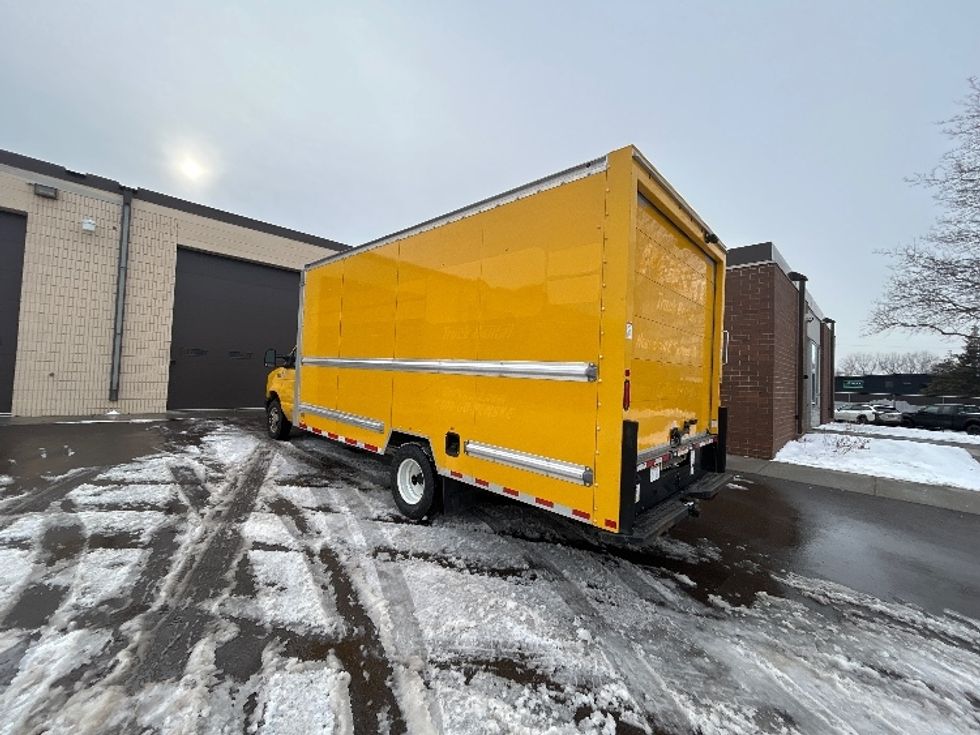 Light Duty Box Truck-Light and Medium Duty Trucks-Ford-2022-E350-Brooklyn Park-MN-86,989\n\t\tmiles-$ 30,000 - Image 6