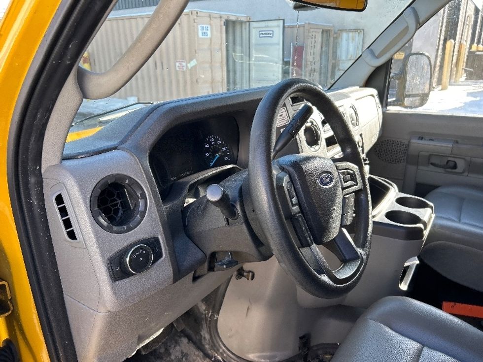Light Duty Box Truck-Light and Medium Duty Trucks-Ford-2022-E350-Brooklyn Park-MN-87,482\n\t\tmiles-$ 29,750 - Image 14