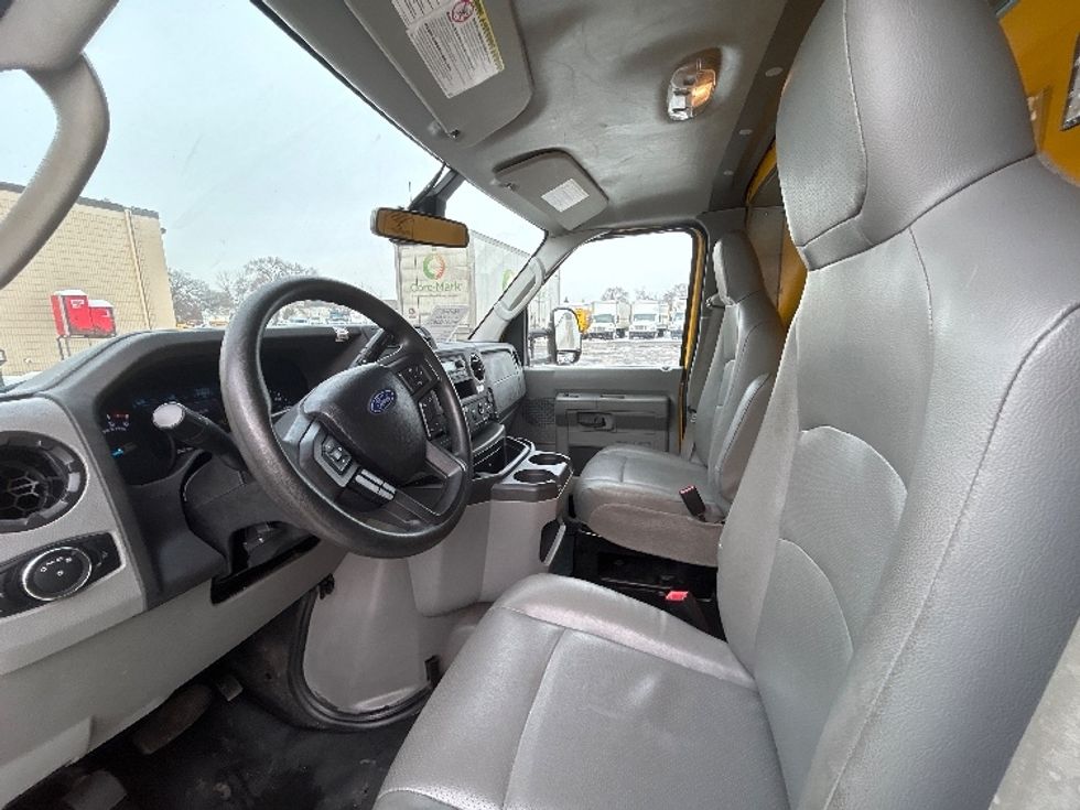 Light Duty Box Truck-Light and Medium Duty Trucks-Ford-2022-E350-Brooklyn Park-MN-89,542\n\t\tmiles-$ 29,500 - Image 19
