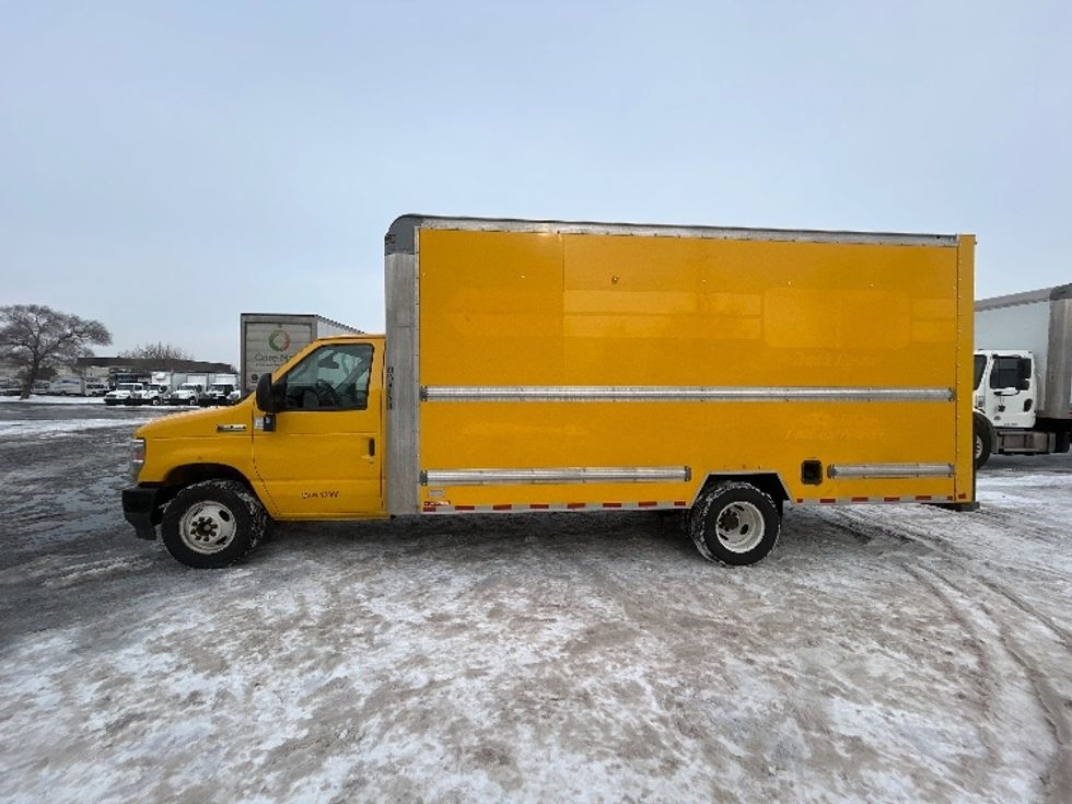 Light Duty Box Truck-Light and Medium Duty Trucks-Ford-2022-E350-Brooklyn Park-MN-89,542\n\t\tmiles-$ 29,500 - Image 4