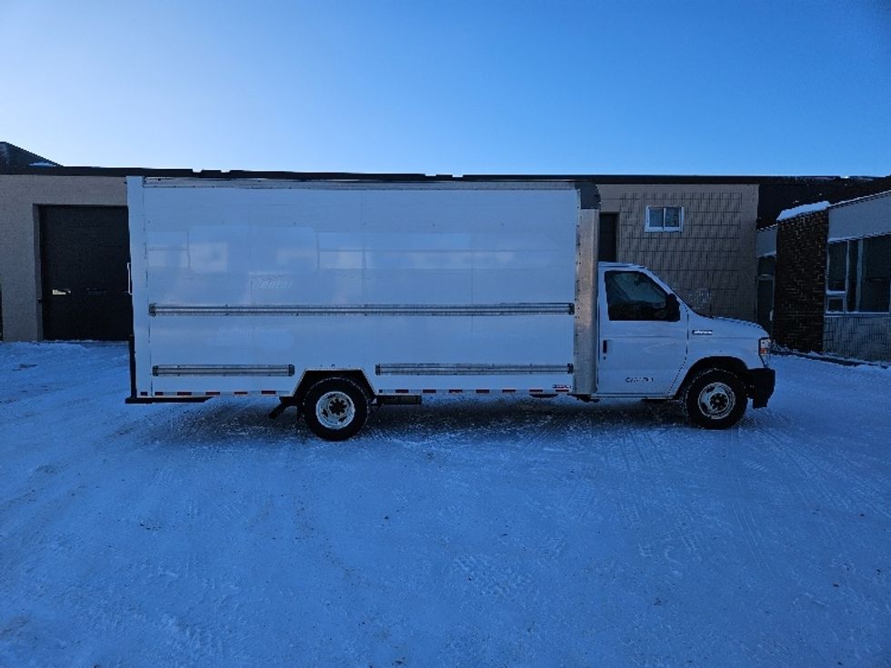 Light Duty Box Truck-Light and Medium Duty Trucks-Ford-2022-E350-Brooklyn Park-MN-89,861\n\t\tmiles-$ 32,500 - Image 15