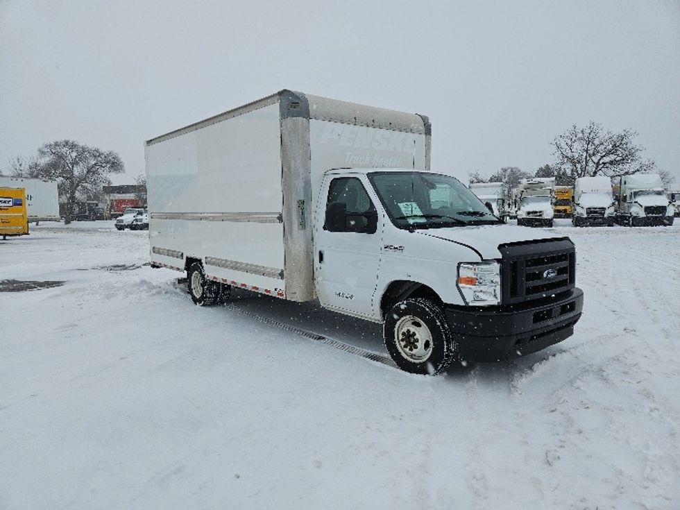 Light Duty Box Truck-Light and Medium Duty Trucks-Ford-2022-E350-Brooklyn Park-MN-90,095\n\t\tmiles-$ 32,500 - Image 1