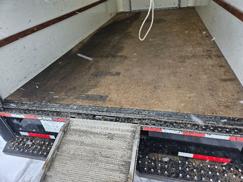 Light Duty Box Truck-Light and Medium Duty Trucks-Ford-2022-E350-Brooklyn Park-MN-90,095\n\t\tmiles-$ 32,500 - Image 10