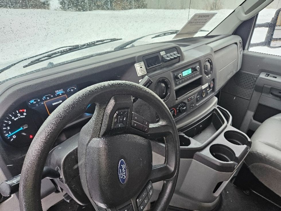 Light Duty Box Truck-Light and Medium Duty Trucks-Ford-2022-E350-Brooklyn Park-MN-90,095\n\t\tmiles-$ 32,500 - Image 17