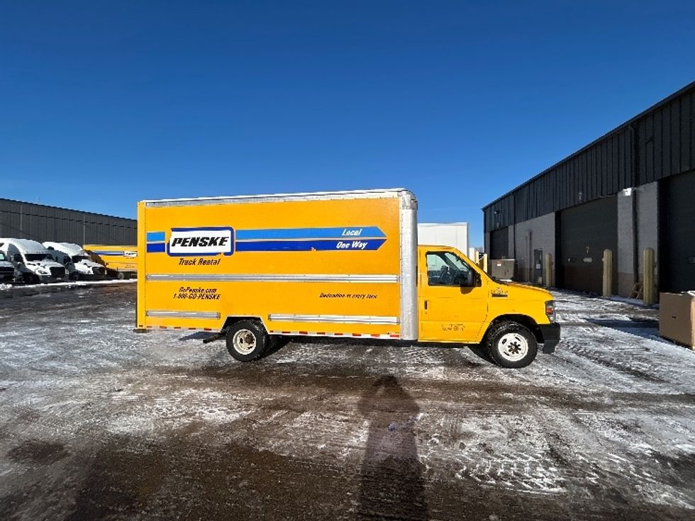 Light Duty Box Truck-Light and Medium Duty Trucks-Ford-2022-E350-Brooklyn Park-MN-90,687\n\t\tmiles-$ 29,500 - Image 1