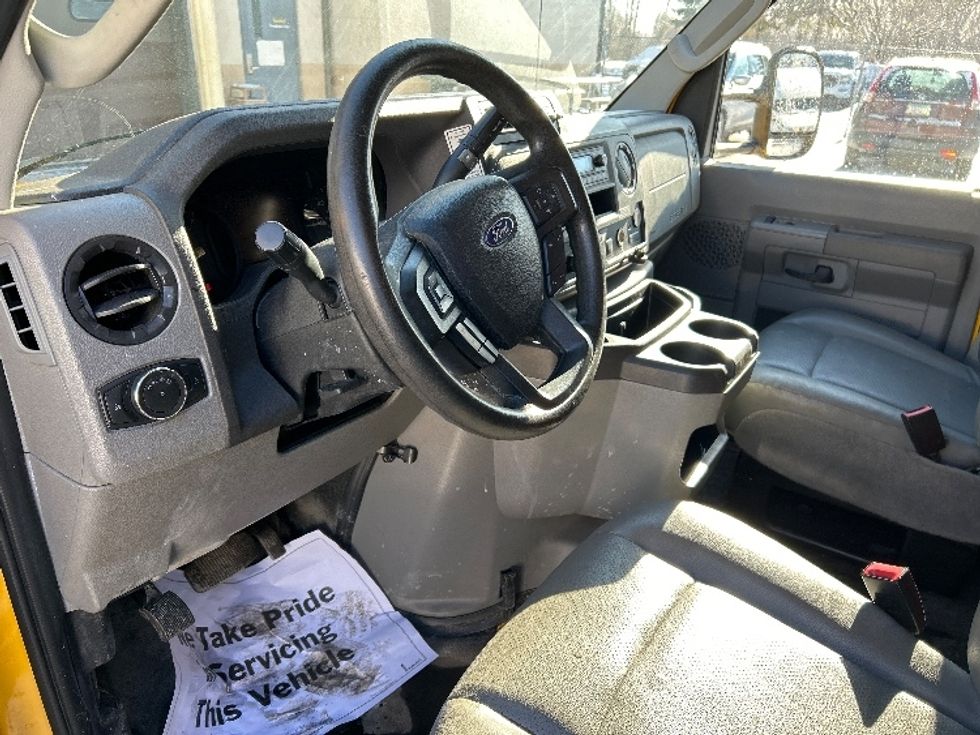 Light Duty Box Truck-Light and Medium Duty Trucks-Ford-2022-E350-Brooklyn Park-MN-90,687\n\t\tmiles-$ 29,500 - Image 14