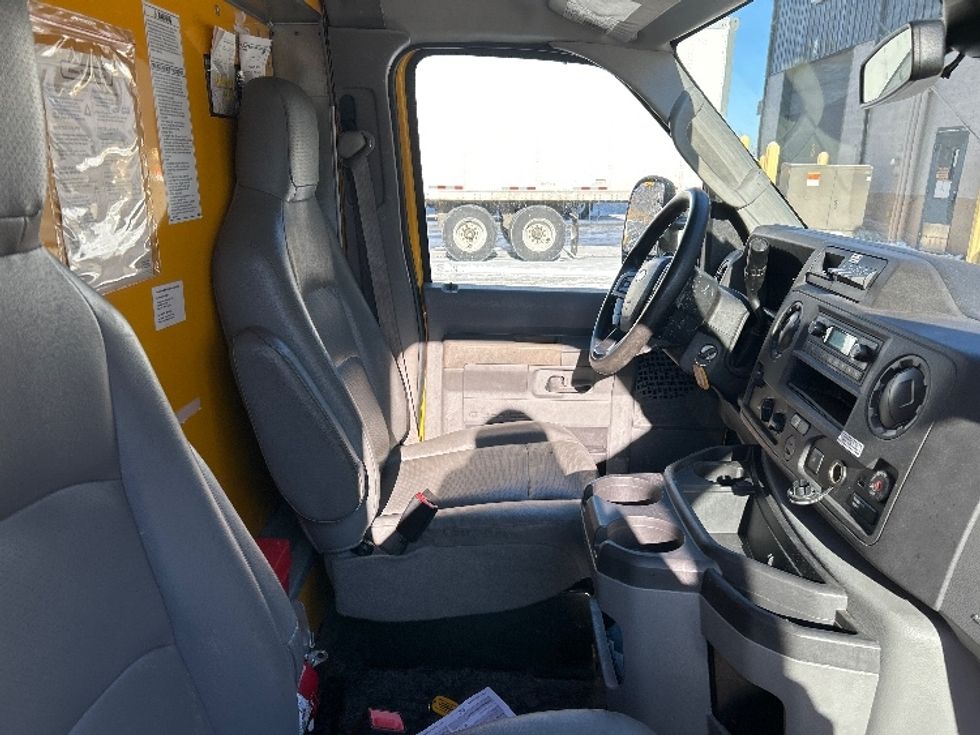 Light Duty Box Truck-Light and Medium Duty Trucks-Ford-2022-E350-Brooklyn Park-MN-90,687\n\t\tmiles-$ 29,500 - Image 19