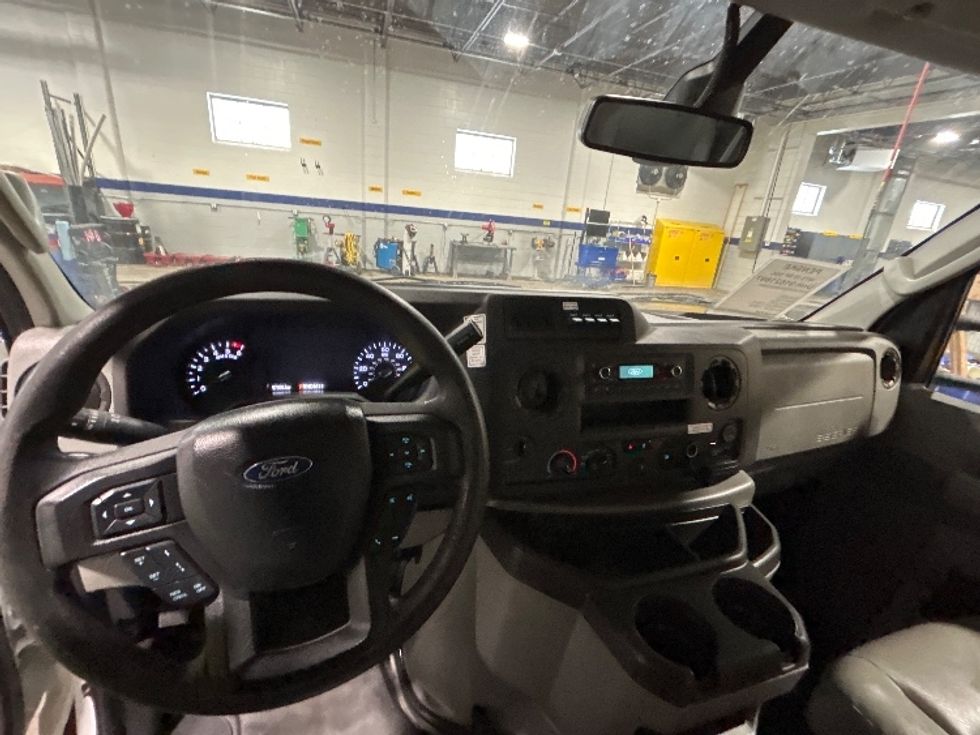Light Duty Box Truck-Light and Medium Duty Trucks-Ford-2022-E350-Brooklyn Park-MN-97,503\n\t\tmiles-$ 31,750 - Image 18