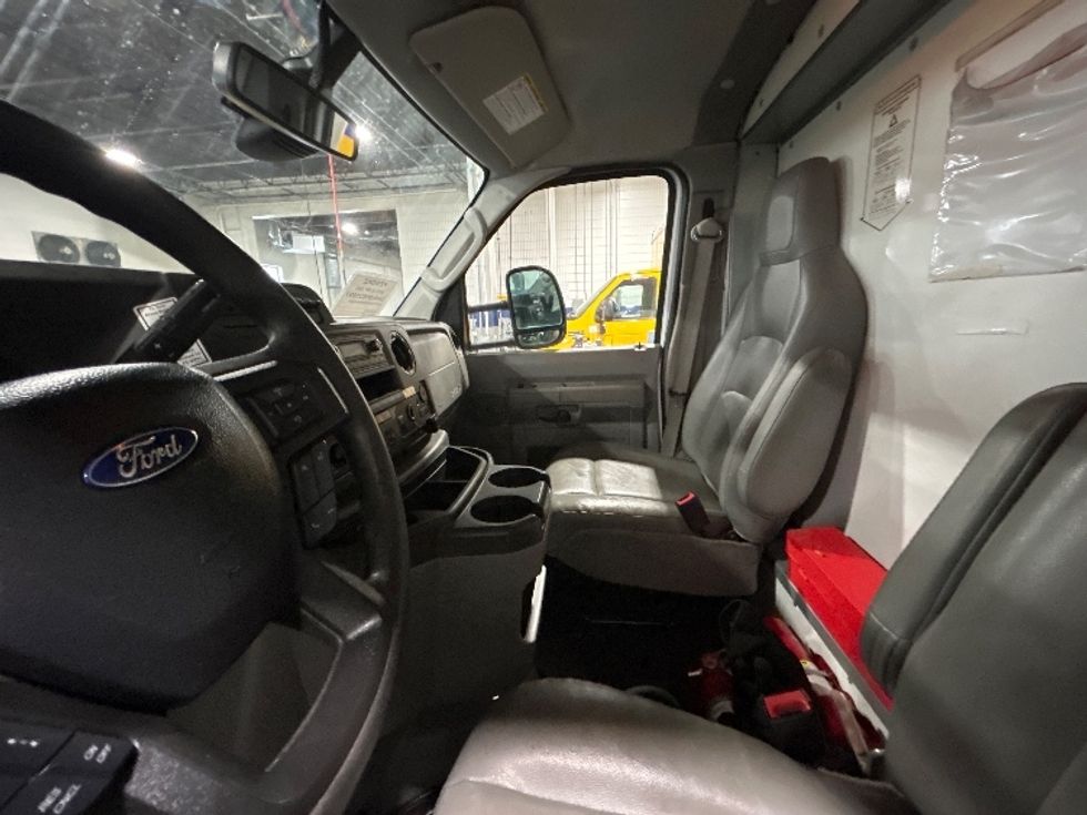 Light Duty Box Truck-Light and Medium Duty Trucks-Ford-2022-E350-Brooklyn Park-MN-97,503\n\t\tmiles-$ 31,750 - Image 19