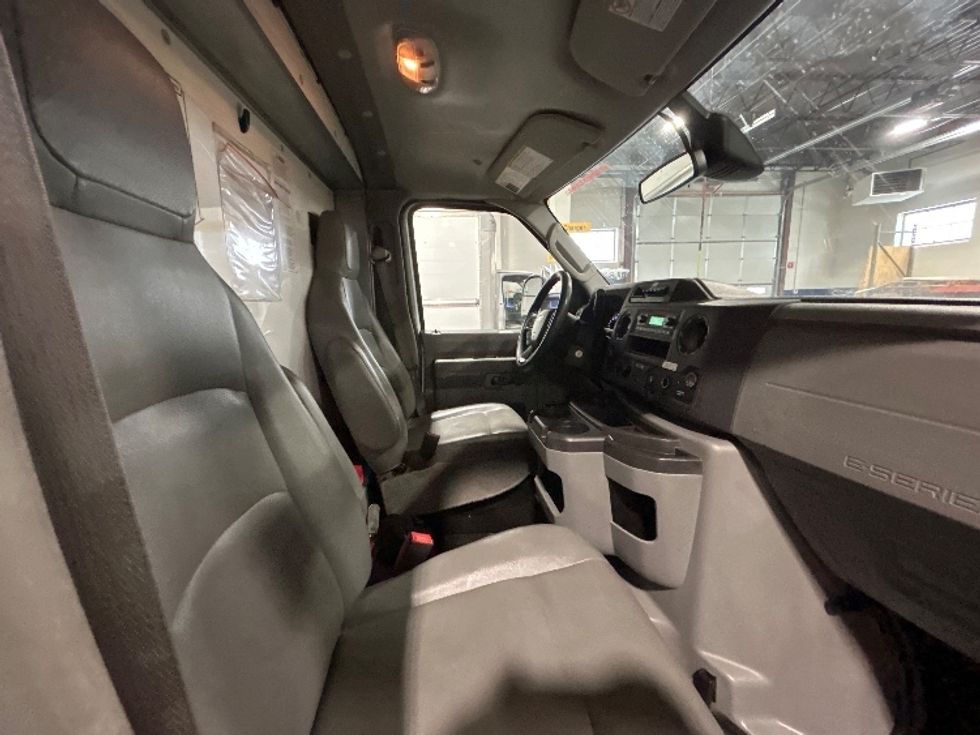 Light Duty Box Truck-Light and Medium Duty Trucks-Ford-2022-E350-Brooklyn Park-MN-97,503\n\t\tmiles-$ 31,750 - Image 22