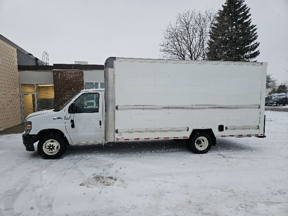 Light Duty Box Truck-Light and Medium Duty Trucks-Ford-2022-E350-Brooklyn Park-MN-97,503\n\t\tmiles-$ 31,750 - Image 4