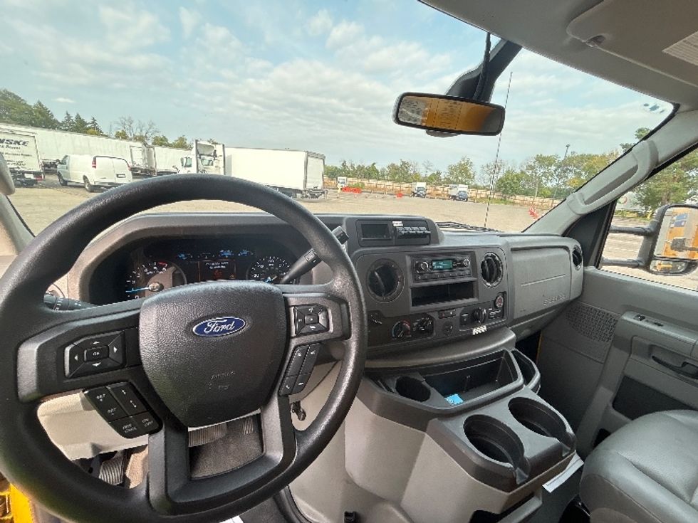 Light Duty Box Truck-Light and Medium Duty Trucks-Ford-2022-E350-Brooklyn Park-MN-97,811\n\t\tmiles-$ 28,000 - Image 18