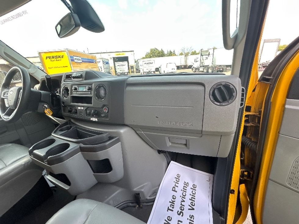 Light Duty Box Truck-Light and Medium Duty Trucks-Ford-2022-E350-Brooklyn Park-MN-97,811\n\t\tmiles-$ 28,000 - Image 21