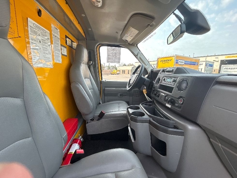 Light Duty Box Truck-Light and Medium Duty Trucks-Ford-2022-E350-Brooklyn Park-MN-97,811\n\t\tmiles-$ 28,000 - Image 22