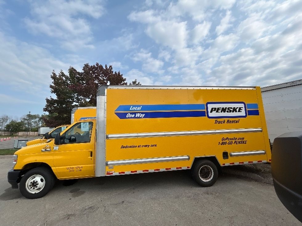 Light Duty Box Truck-Light and Medium Duty Trucks-Ford-2022-E350-Brooklyn Park-MN-97,811\n\t\tmiles-$ 28,000 - Image 4