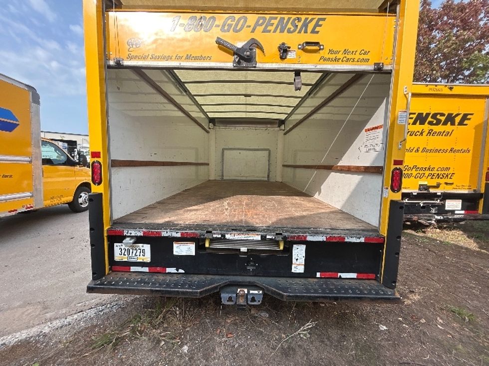 Light Duty Box Truck-Light and Medium Duty Trucks-Ford-2022-E350-Brooklyn Park-MN-97,811\n\t\tmiles-$ 28,000 - Image 9