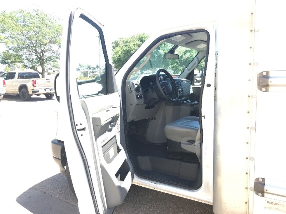 Light Duty Box Truck-Light and Medium Duty Trucks-Ford-2022-E350-Brooklyn Park-MN-98,336\n\t\tmiles-$ 31,000 - Image 16