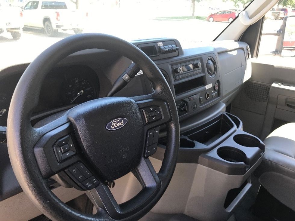 Light Duty Box Truck-Light and Medium Duty Trucks-Ford-2022-E350-Brooklyn Park-MN-98,336\n\t\tmiles-$ 31,000 - Image 17