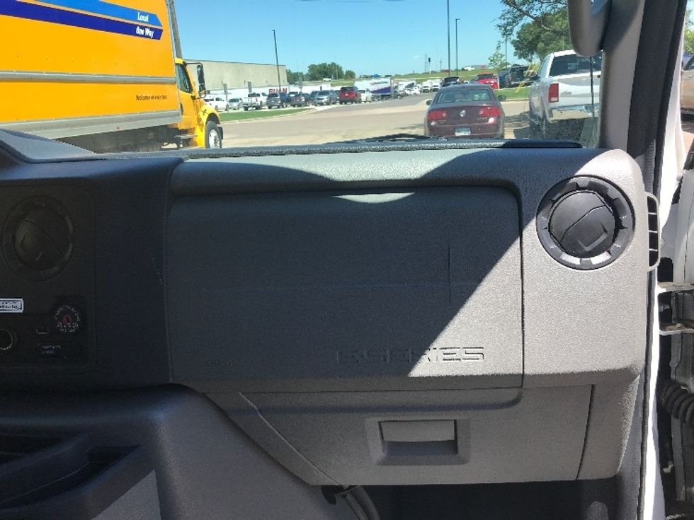 Light Duty Box Truck-Light and Medium Duty Trucks-Ford-2022-E350-Brooklyn Park-MN-98,336\n\t\tmiles-$ 31,000 - Image 21