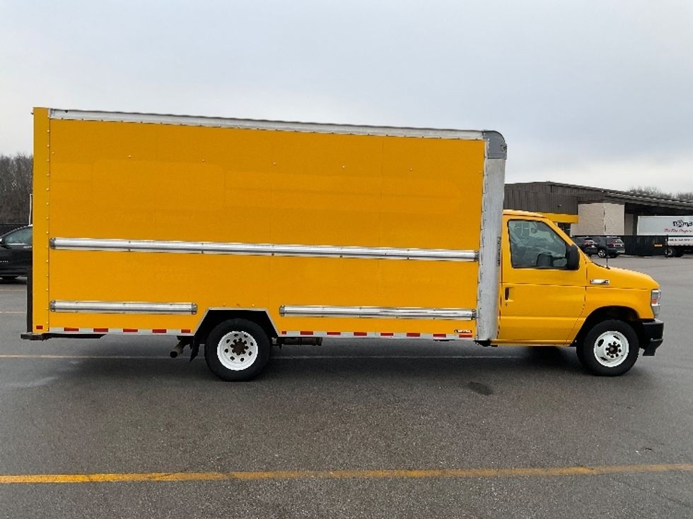 Light Duty Box Truck-Light and Medium Duty Trucks-Ford-2022-E350-Byron Center-MI-100,249\n\t\tmiles-$ 27,500 - Image 15