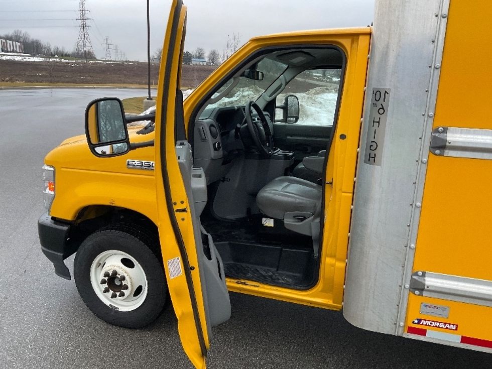 Light Duty Box Truck-Light and Medium Duty Trucks-Ford-2022-E350-Byron Center-MI-100,249\n\t\tmiles-$ 27,500 - Image 16