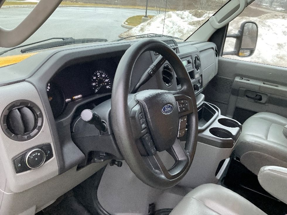 Light Duty Box Truck-Light and Medium Duty Trucks-Ford-2022-E350-Byron Center-MI-100,249\n\t\tmiles-$ 27,500 - Image 17