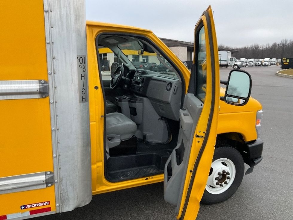 Light Duty Box Truck-Light and Medium Duty Trucks-Ford-2022-E350-Byron Center-MI-100,249\n\t\tmiles-$ 27,500 - Image 20