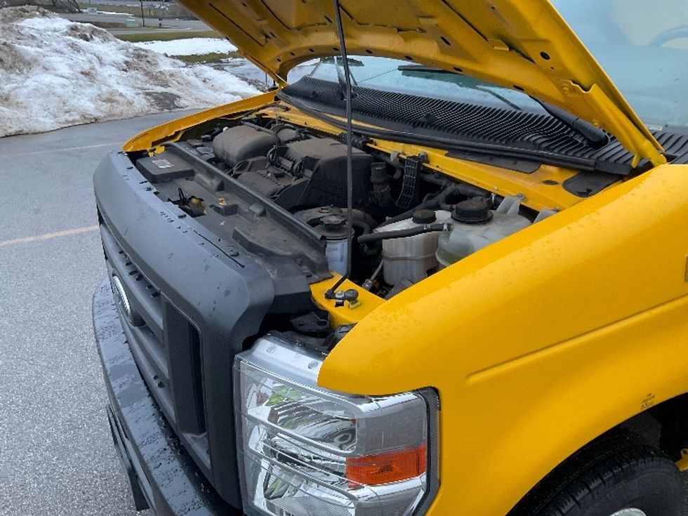 Light Duty Box Truck-Light and Medium Duty Trucks-Ford-2022-E350-Byron Center-MI-100,249\n\t\tmiles-$ 27,500 - Image 24