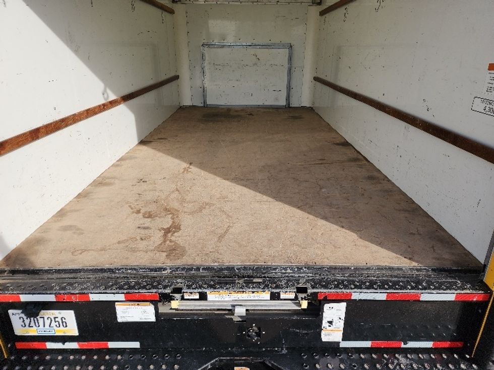 Light Duty Box Truck-Light and Medium Duty Trucks-Ford-2022-E350-Byron Center-MI-91,852\n\t\tmiles-$ 28,500 - Image 9