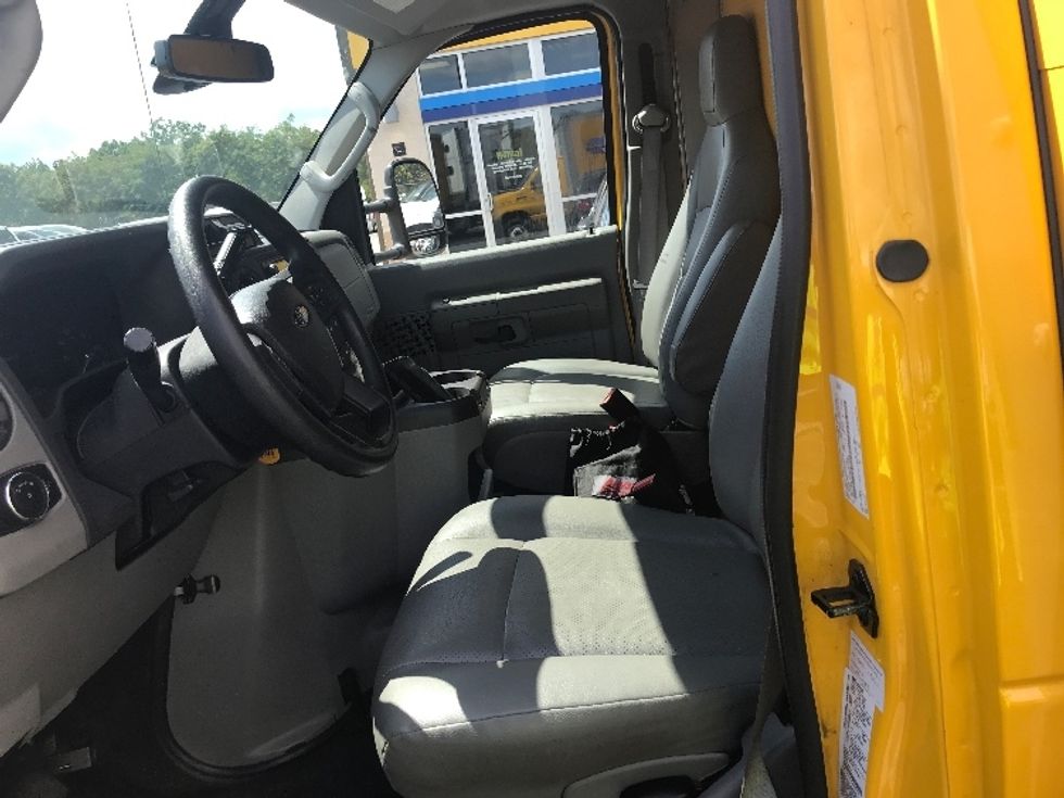 Light Duty Box Truck-Light and Medium Duty Trucks-Ford-2022-E350-Canton-OH-104,153\n\t\tmiles-$ 25,000 - Image 19