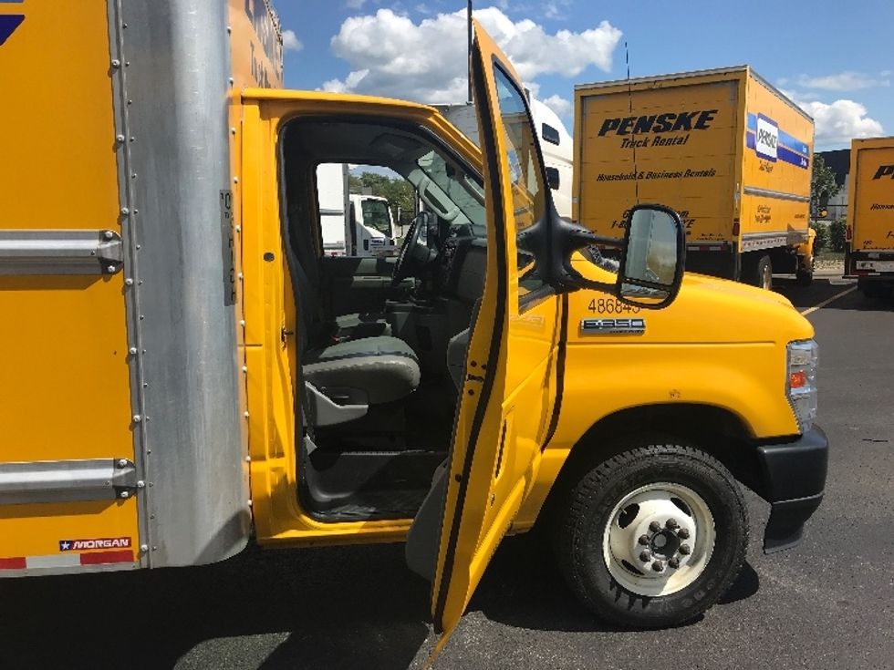 Light Duty Box Truck-Light and Medium Duty Trucks-Ford-2022-E350-Canton-OH-104,153\n\t\tmiles-$ 25,000 - Image 20