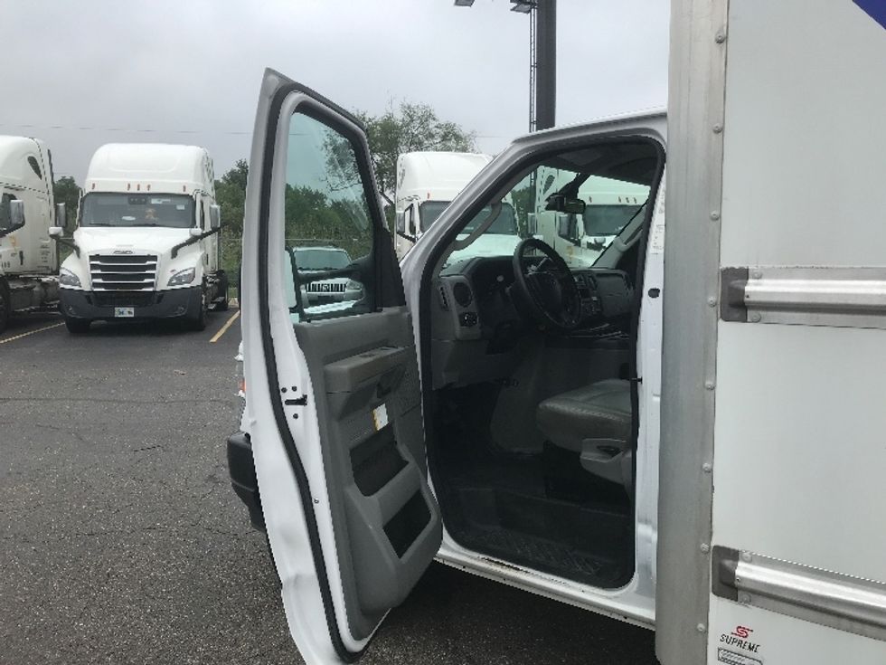 Light Duty Box Truck-Light and Medium Duty Trucks-Ford-2022-E350-Canton-OH-129,216\n\t\tmiles-$ 24,250 - Image 16