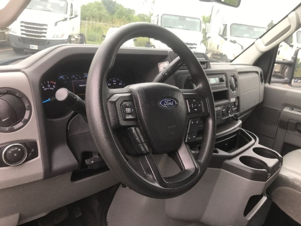 Light Duty Box Truck-Light and Medium Duty Trucks-Ford-2022-E350-Canton-OH-129,216\n\t\tmiles-$ 24,250 - Image 17
