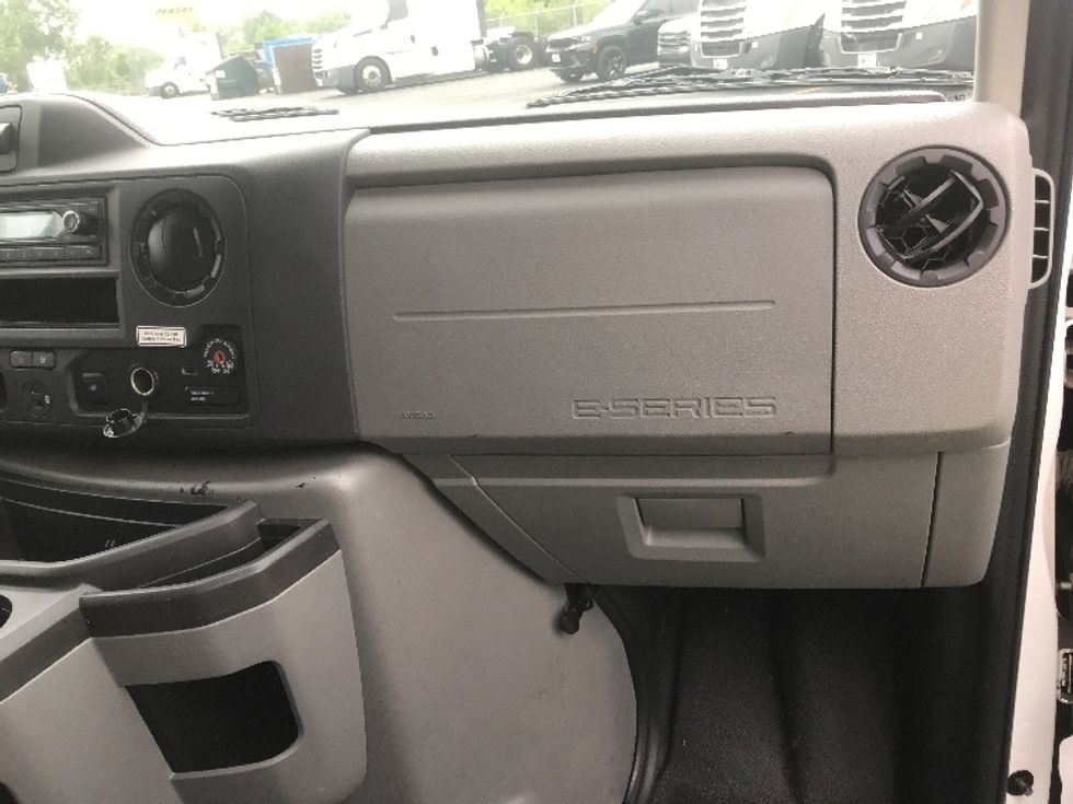 Light Duty Box Truck-Light and Medium Duty Trucks-Ford-2022-E350-Canton-OH-129,216\n\t\tmiles-$ 24,250 - Image 21