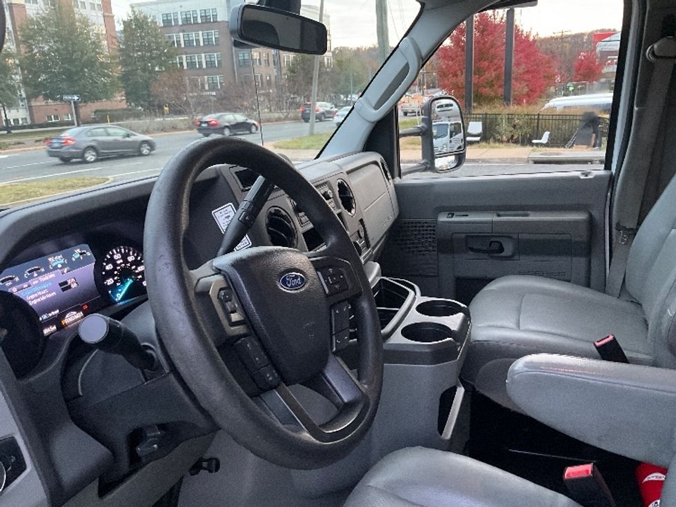 Light Duty Box Truck-Light and Medium Duty Trucks-Ford-2022-E350-Capitol Heights-MD-104,710\n\t\tmiles-$ 29,250 - Image 13