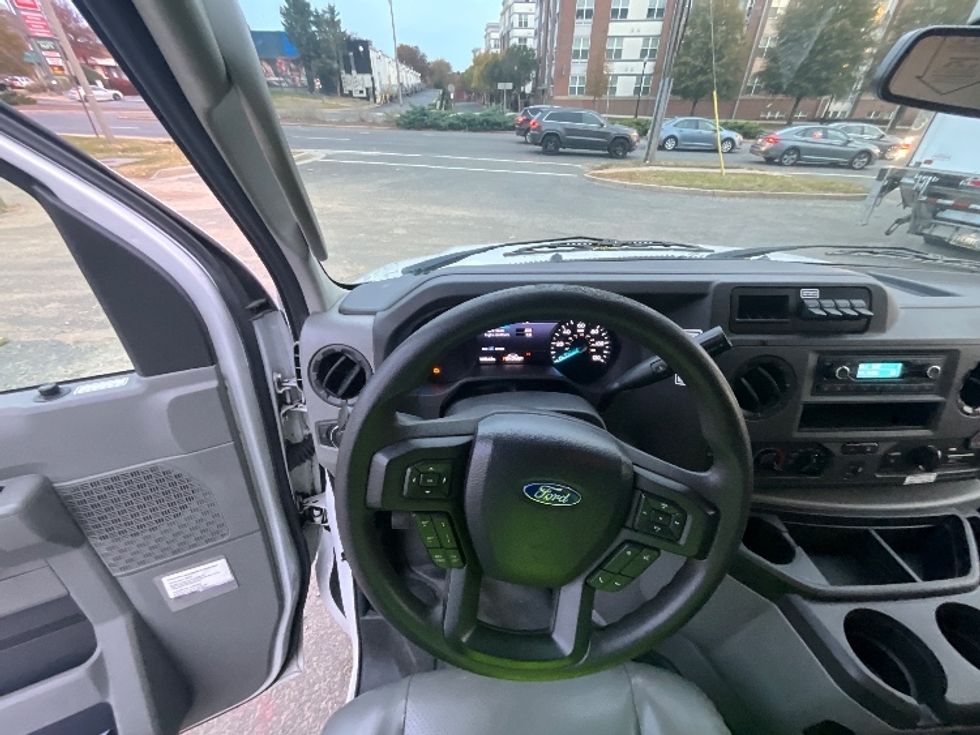 Light Duty Box Truck-Light and Medium Duty Trucks-Ford-2022-E350-Capitol Heights-MD-104,710\n\t\tmiles-$ 29,250 - Image 14