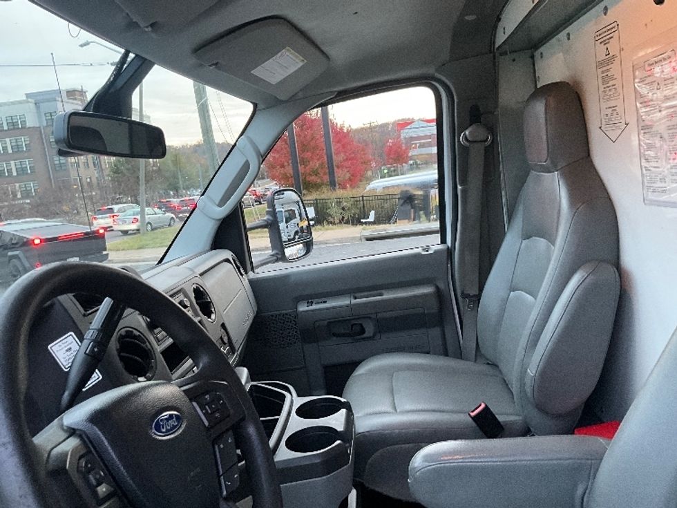 Light Duty Box Truck-Light and Medium Duty Trucks-Ford-2022-E350-Capitol Heights-MD-104,710\n\t\tmiles-$ 29,250 - Image 15