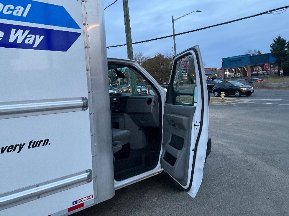 Light Duty Box Truck-Light and Medium Duty Trucks-Ford-2022-E350-Capitol Heights-MD-104,710\n\t\tmiles-$ 29,250 - Image 16