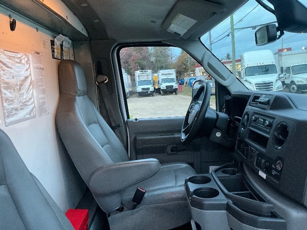 Light Duty Box Truck-Light and Medium Duty Trucks-Ford-2022-E350-Capitol Heights-MD-104,710\n\t\tmiles-$ 29,250 - Image 18