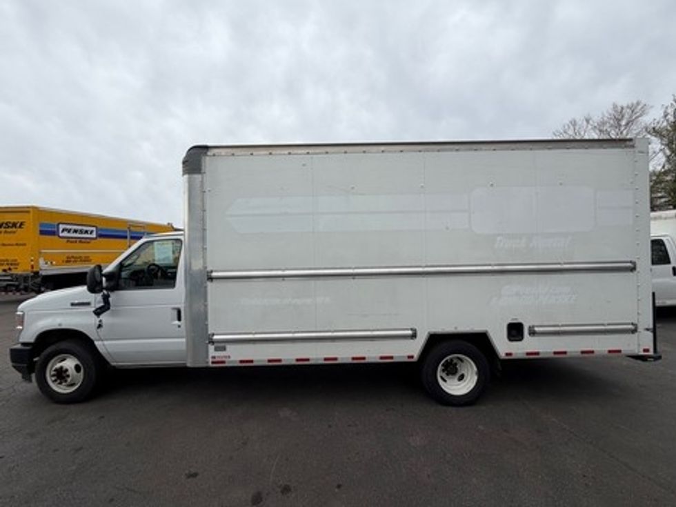 Light Duty Box Truck-Light and Medium Duty Trucks-Ford-2022-E350-Capitol Heights-MD-104,710\n\t\tmiles-$ 29,250 - Image 4