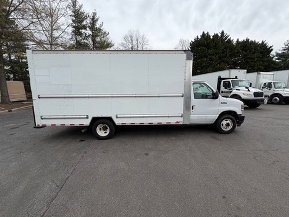 Light Duty Box Truck-Light and Medium Duty Trucks-Ford-2022-E350-Capitol Heights-MD-104,710\n\t\tmiles-$ 29,250 - Image 9