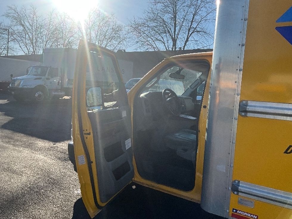 Light Duty Box Truck-Light and Medium Duty Trucks-Ford-2022-E350-Capitol Heights-MD-105,629\n\t\tmiles-$ 26,250 - Image 14