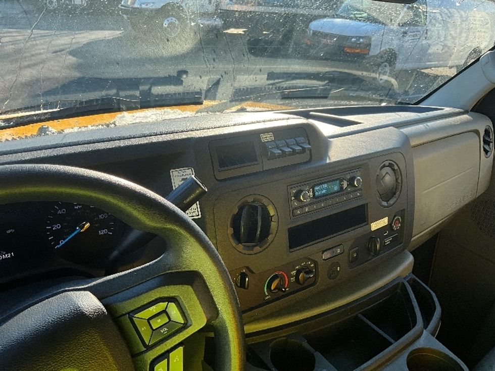 Light Duty Box Truck-Light and Medium Duty Trucks-Ford-2022-E350-Capitol Heights-MD-105,629\n\t\tmiles-$ 26,250 - Image 15