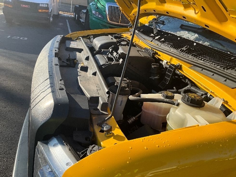 Light Duty Box Truck-Light and Medium Duty Trucks-Ford-2022-E350-Capitol Heights-MD-105,629\n\t\tmiles-$ 26,250 - Image 21