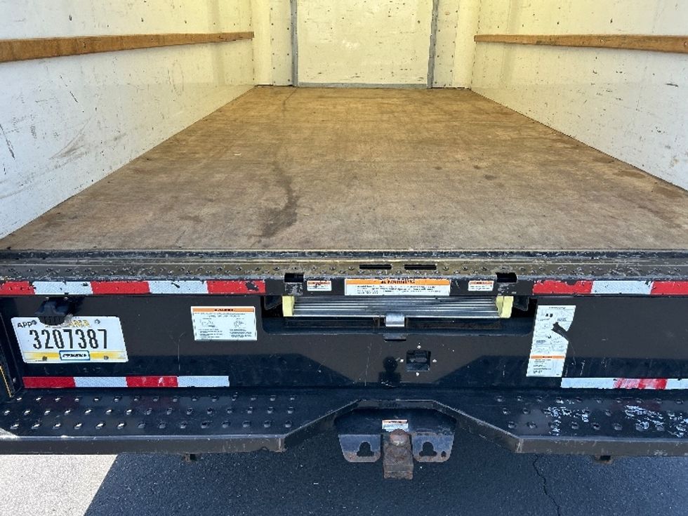 Light Duty Box Truck-Light and Medium Duty Trucks-Ford-2022-E350-Ceres-CA-116,328\n\t\tmiles-$ 24,000 - Image 10