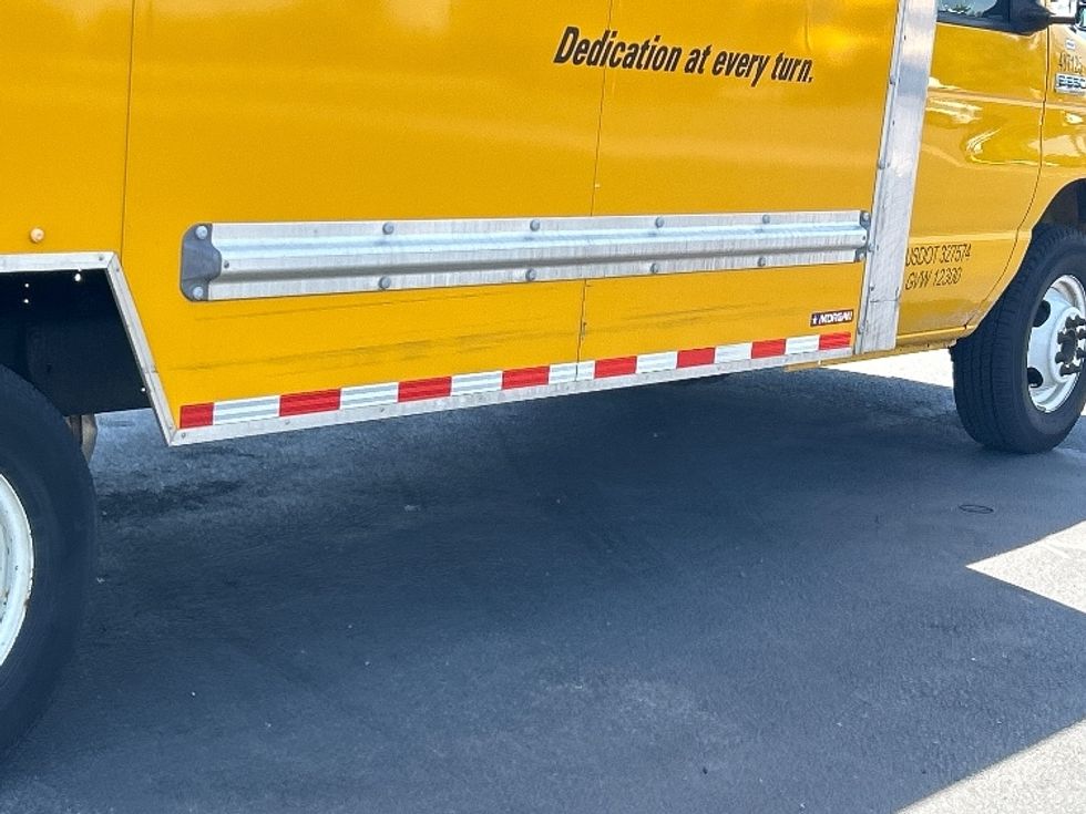 Light Duty Box Truck-Light and Medium Duty Trucks-Ford-2022-E350-Ceres-CA-116,328\n\t\tmiles-$ 24,000 - Image 14