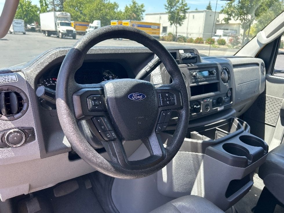 Light Duty Box Truck-Light and Medium Duty Trucks-Ford-2022-E350-Ceres-CA-116,328\n\t\tmiles-$ 24,000 - Image 17