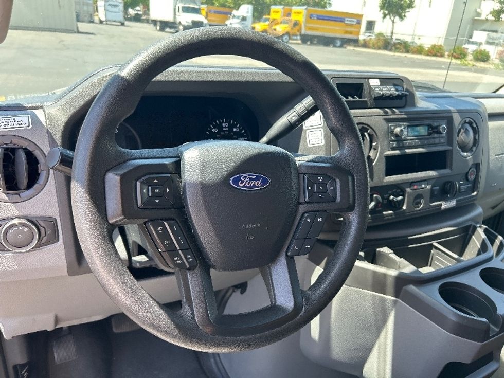 Light Duty Box Truck-Light and Medium Duty Trucks-Ford-2022-E350-Ceres-CA-116,328\n\t\tmiles-$ 24,000 - Image 18